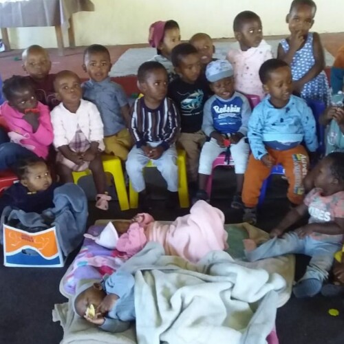 sitting kids 1024x1024